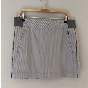 Athleta Brooklyn Textured 16 Skort Grey White Pinstripe Stripe Size 16 988134
